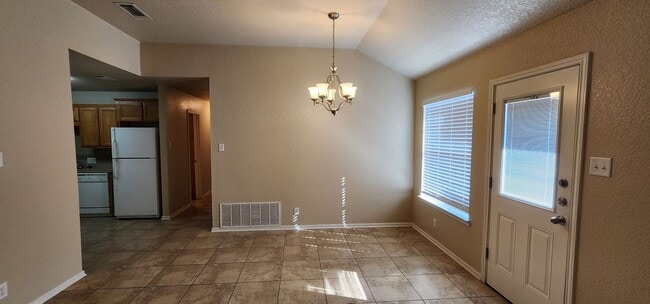 Building Photo - 3 Bedroom 2 bath Duplex South Killeen