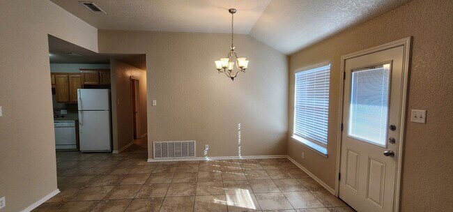 Foto del edificio - 3 Bedroom 2 bath Duplex South Killeen