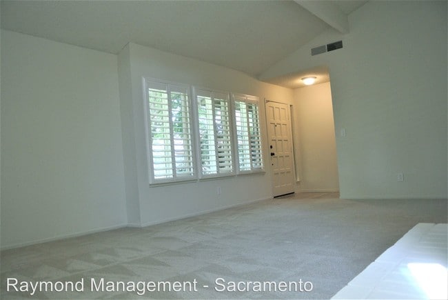 Building Photo - 4322-4360 Fair Oaks Blvd