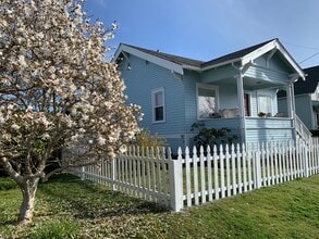 Building Photo - 850 Elrod Ave