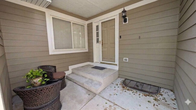 Building Photo - 424 Mallard Dr