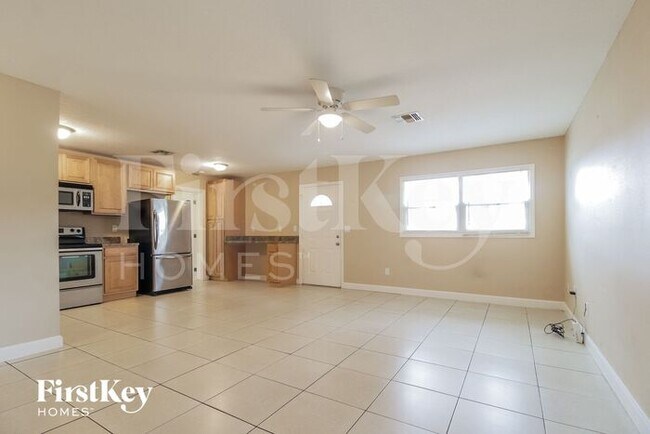 Building Photo - 1021 Delphinium Dr