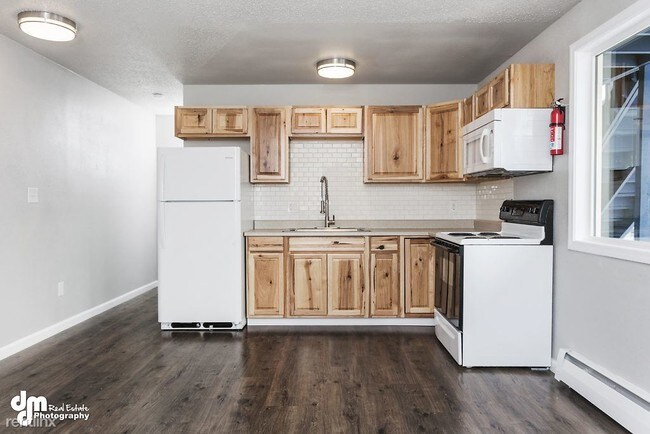 Building Photo - 1 br, 1 bath 4plex - 3105 Eureka St 1