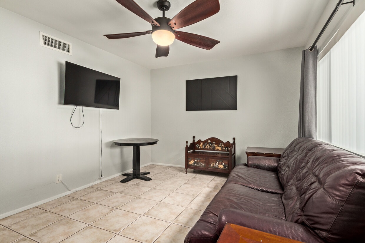 Living room - 115 W 10th St