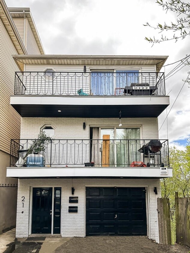 Primary Photo - 21 Floyd St
