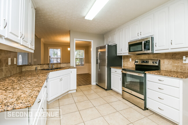 Foto del edificio - 370 Fieldstone Ln