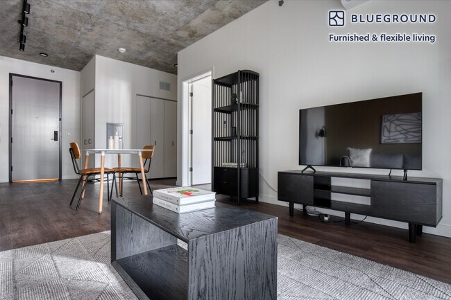 Foto del edificio - 751 N Hudson Ave