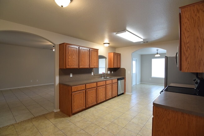 Building Photo - 6309 Brushy Creek Dr