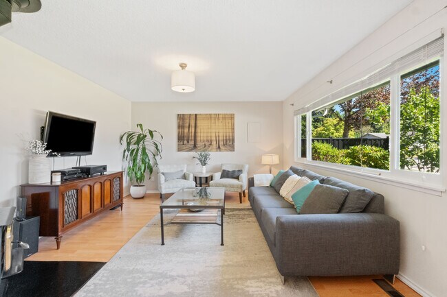Building Photo - 21017 Stonehouse Av