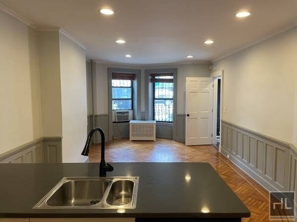 Building Photo - 520A 9 STREET