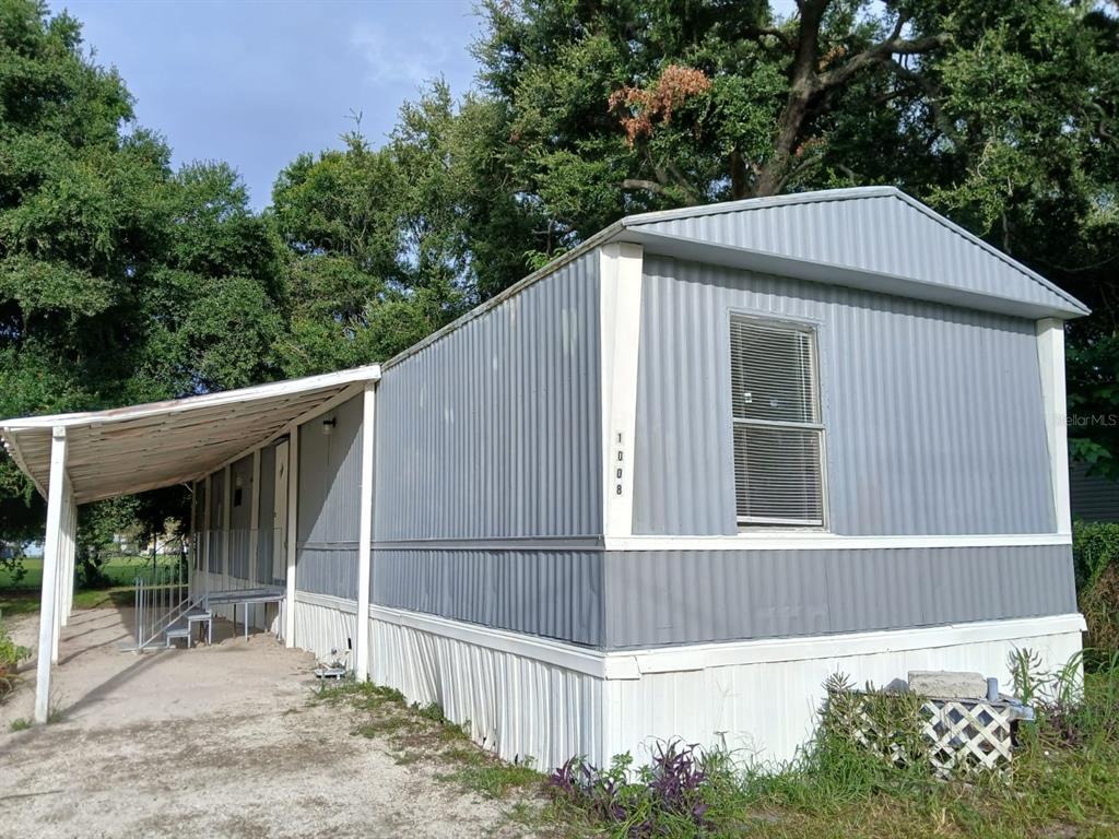 Foto principal - 1008 37th St NW