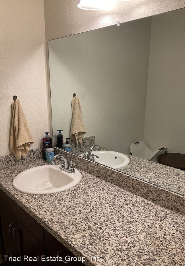 Foto del edificio - 2 br, 1 bath House - 1033 Southwood Drive ...