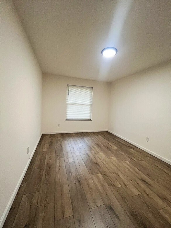 Foto del edificio - 4774 Kings Dr