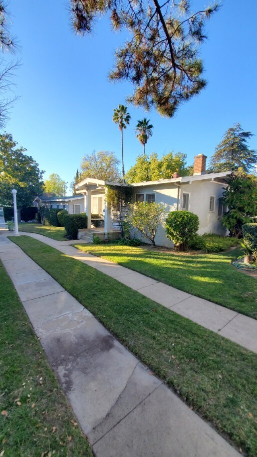 Building Photo - 620 S Marengo Ave