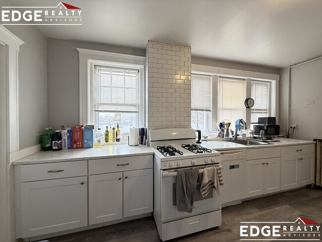 Building Photo - 1711 Commonwealth Ave