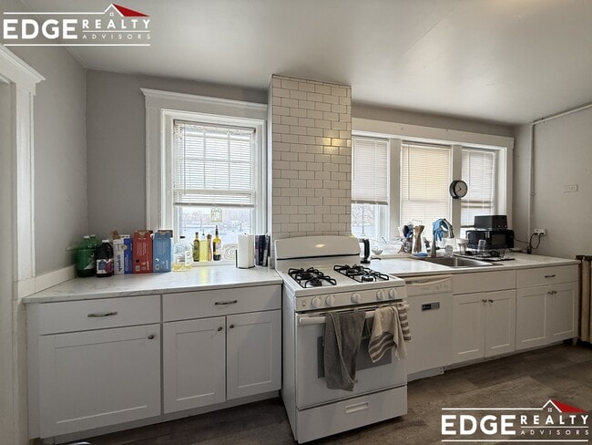 Building Photo - 1711 Commonwealth Ave