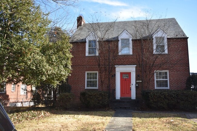 Building Photo - VERY NICE HOME IN EDGEMOOR SUBDIVISION