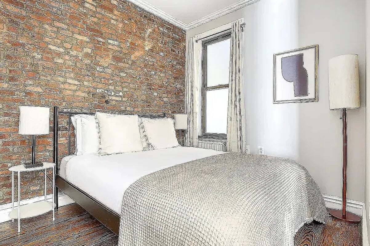Foto del edificio - 227 E 82nd St