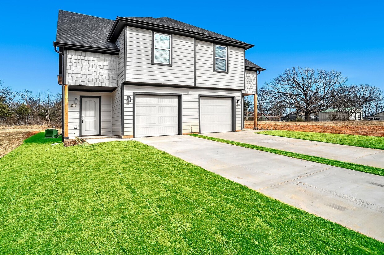 2711 W Washington St, Denison, TX 75020 House for Rent in Denison, TX