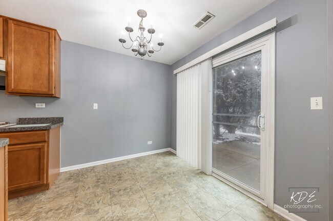 Foto del edificio - 603 Conservatory Ln