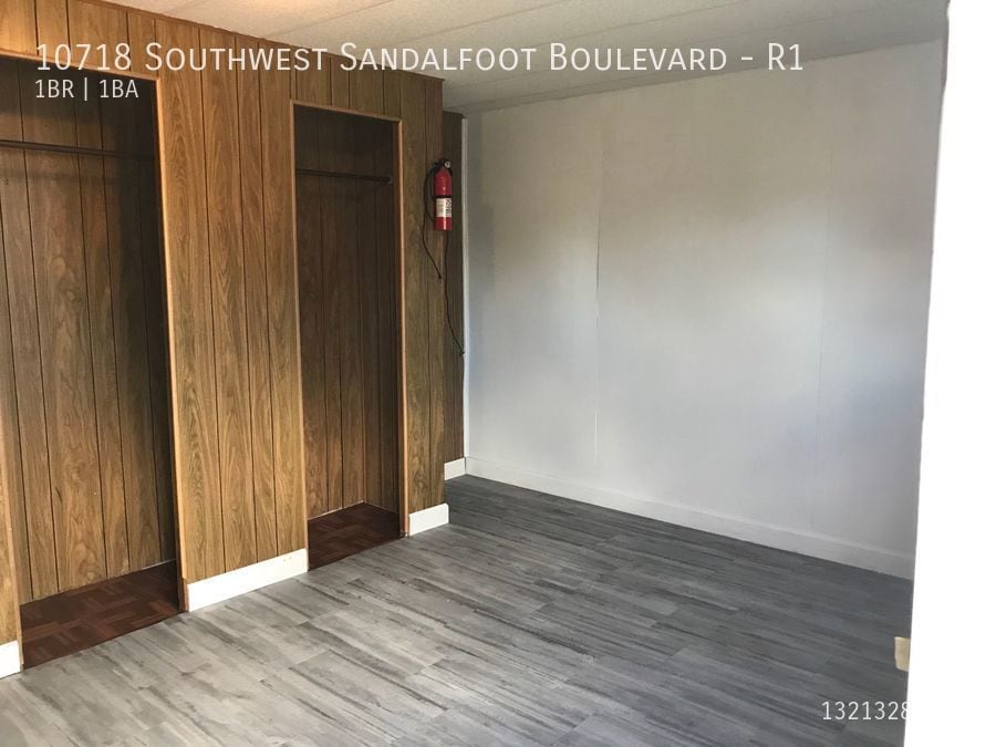 Primary Photo - 10718 SW Sandalfoot Blvd