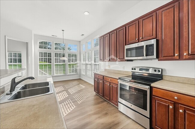 Foto del edificio - 5071 Sunburst Ln