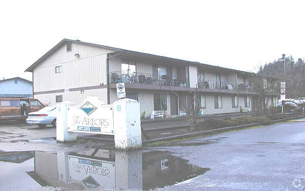 Primary Photo - Arbors 112