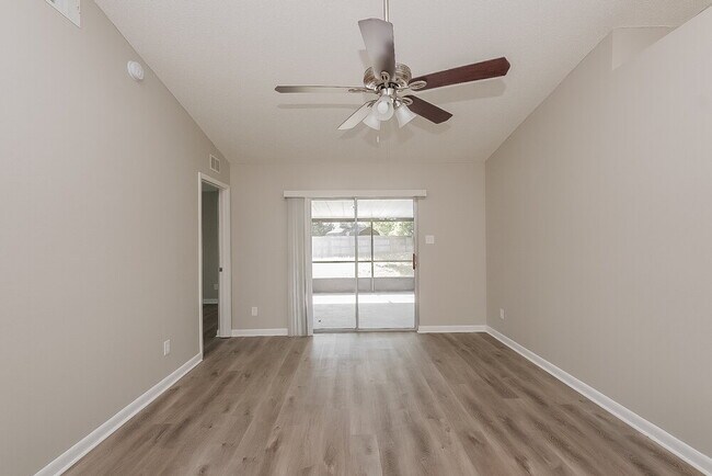 Foto del edificio - 11835 Cedarfield Dr