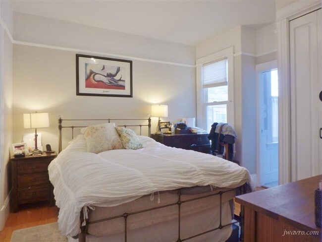 Building Photo - 25 Cortland Ave