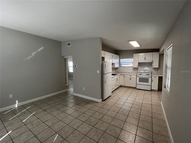 Building Photo - 1931 Carrigan Ave