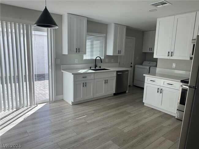 Building Photo - 508 Greenbriar Townhouse Way