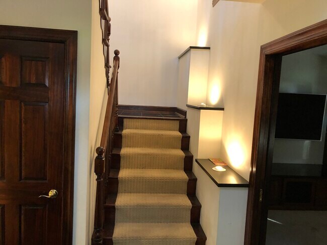 Entryway - 3634 Aldino Rd