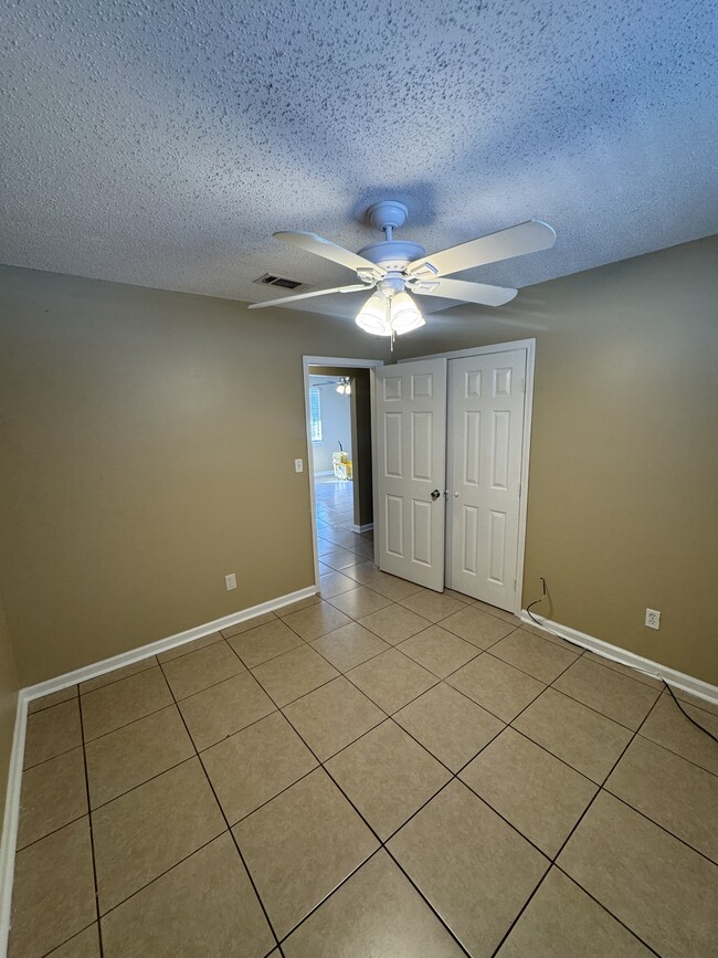 Building Photo - 4841 Bonita Dr