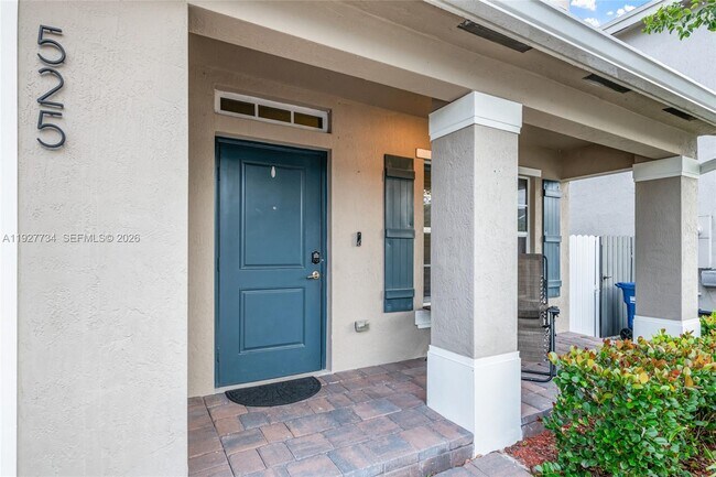 Foto del edificio - 525 NE 6th Pl