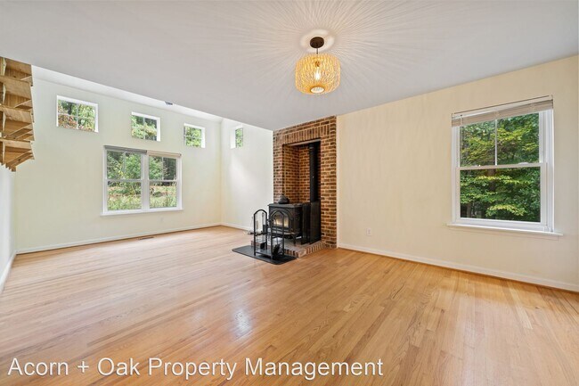 Building Photo - 3 br, 2.5 bath House - 604 Bolin Creek Drive