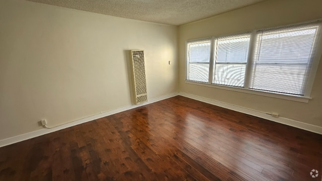 Building Photo - 1521 Wilcox Ave