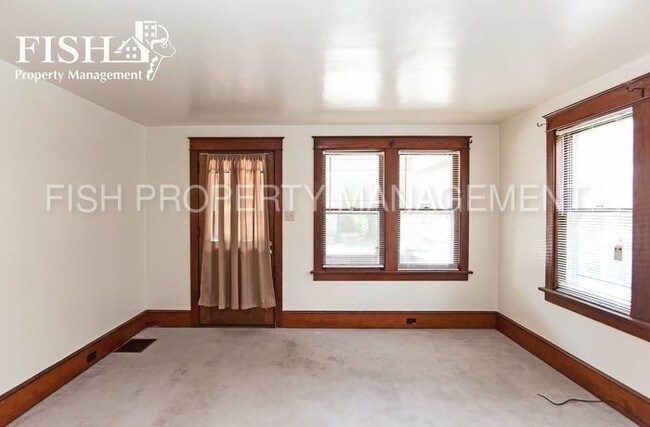 Building Photo - 1414 Park Ave
