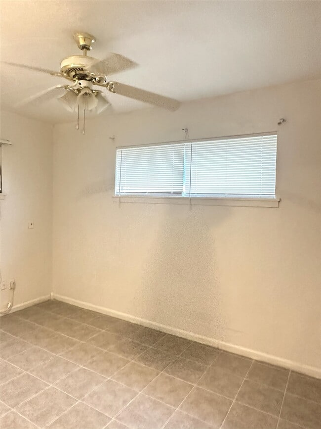 Building Photo - 4418 Ludwig Ln