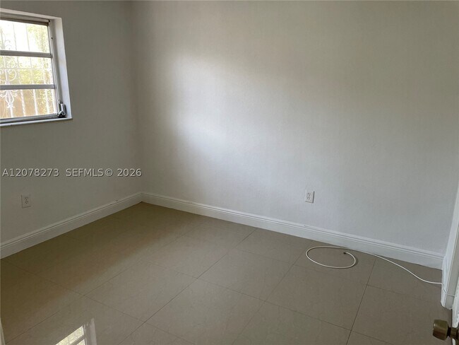 Foto del edificio - 3445 NW 2nd St