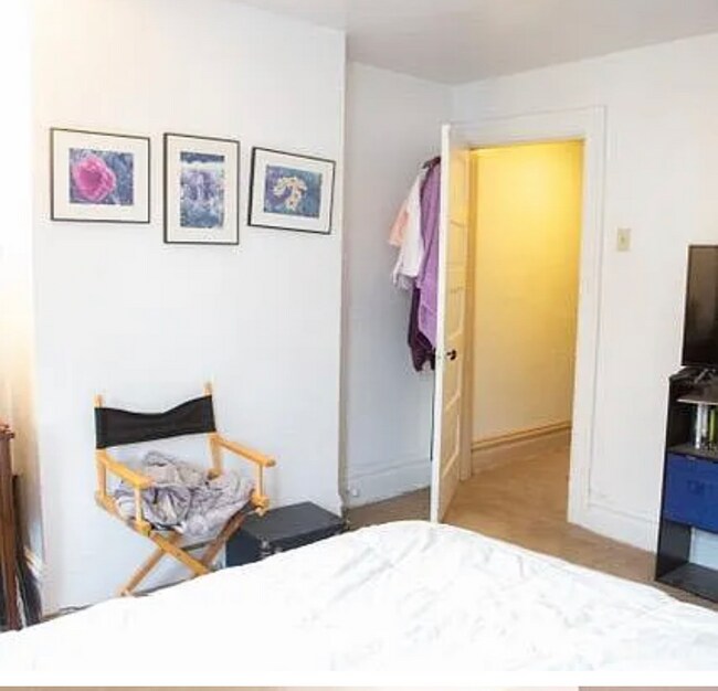 Foto del edificio - 4637 Plummer St