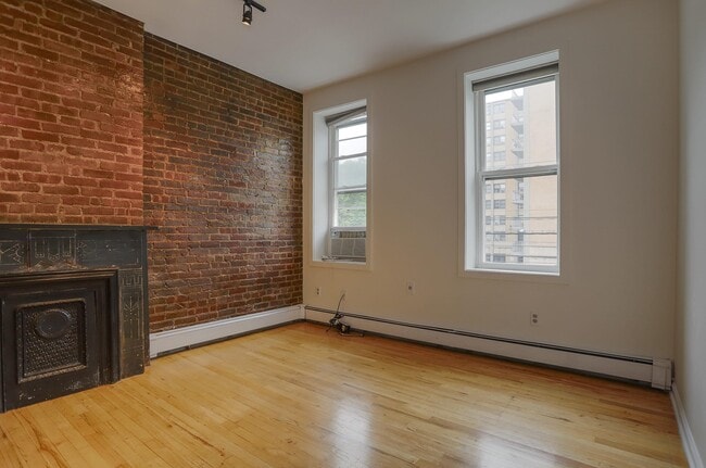 Building Photo - 218 Jefferson St