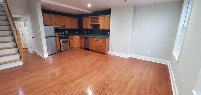 Building Photo - 709 S 16th St