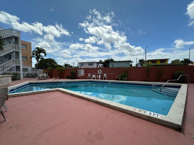 Foto del edificio - 11 SW 52nd Ave