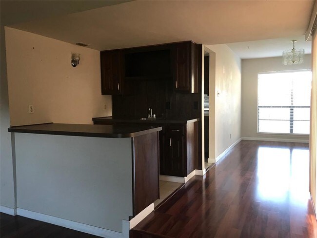 Foto del edificio - 3405 Moonglow Dr