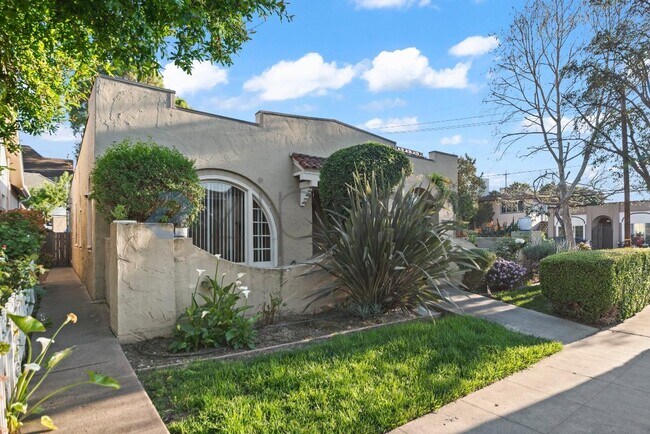 Building Photo - 148 Clayton Ave