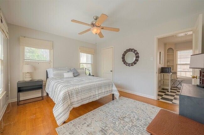 Foto del edificio - 1558 1/2 Castle Ct