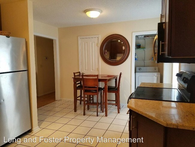 Building Photo - 216 Claremont Ct