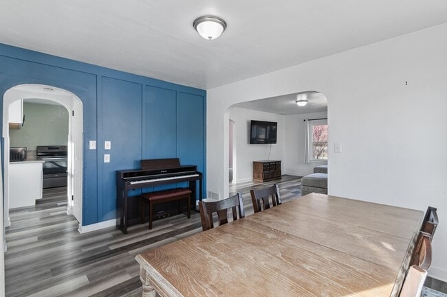 Building Photo - 129 W 100 S
