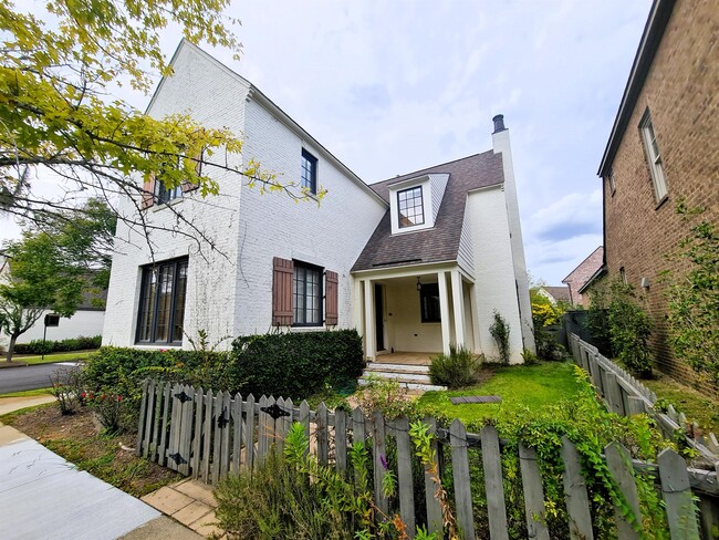 Building Photo - 7915 Tavistock St