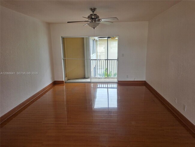 Foto del edificio - 1500 SE 15th St